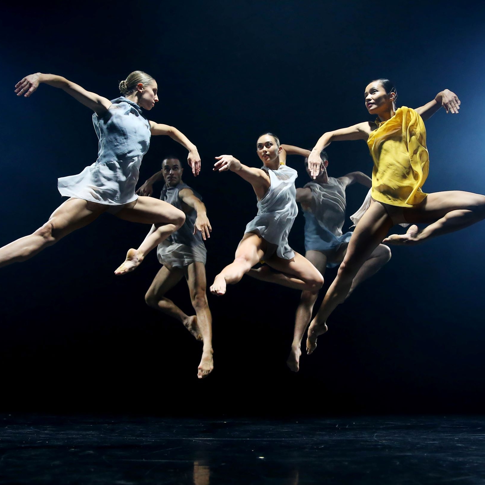 SYDNEY DANCE COMPANY at the Theatre Royal, Hobart (Photo credit: Peter Greig)