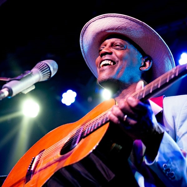 Eric Bibb